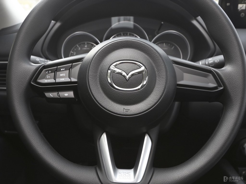 珠光白馬自達(dá)CX-5中控內(nèi)飾圖片