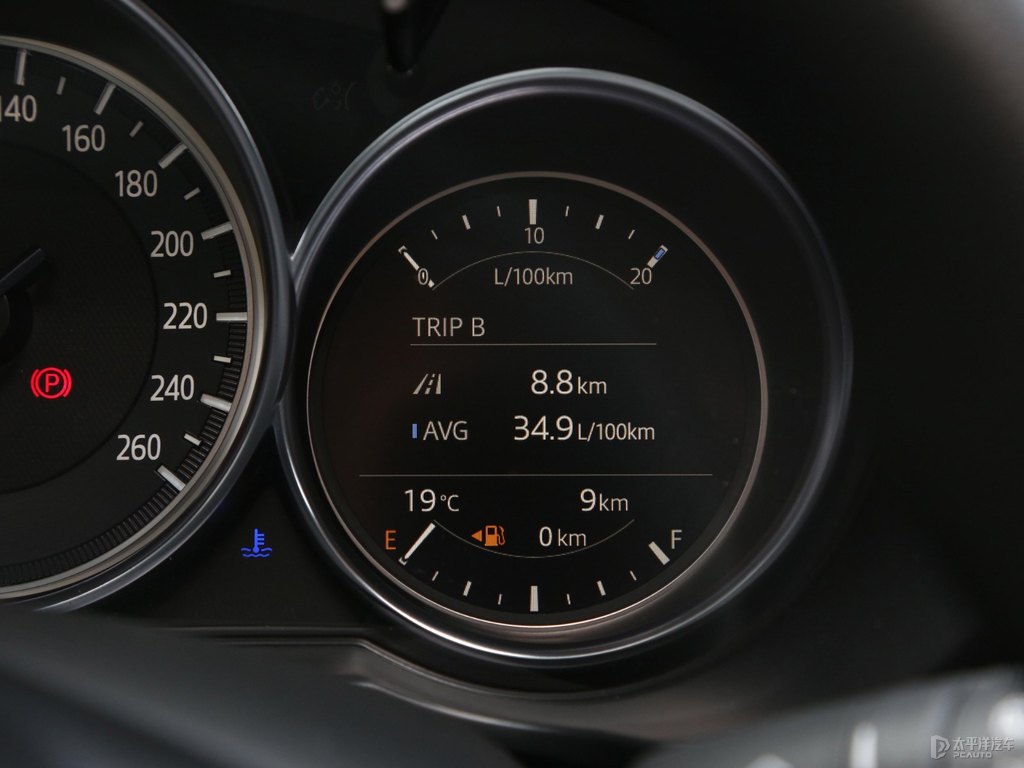 珠光白馬自達CX-5中控內飾圖片