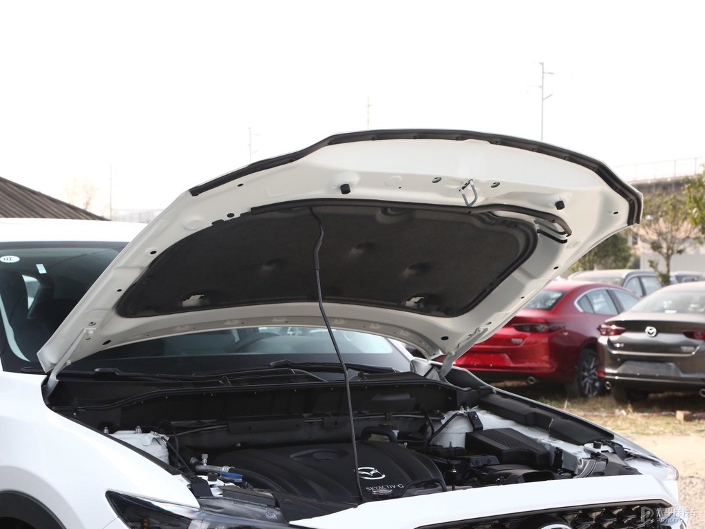 珠光白馬自達(dá)CX-5發(fā)動機(jī)其它細(xì)節(jié)圖片