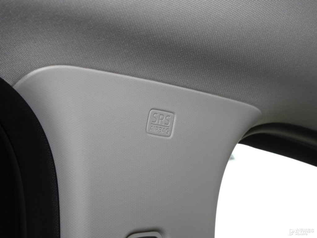 珠光白馬自達(dá)CX-5車廂內(nèi)飾圖片