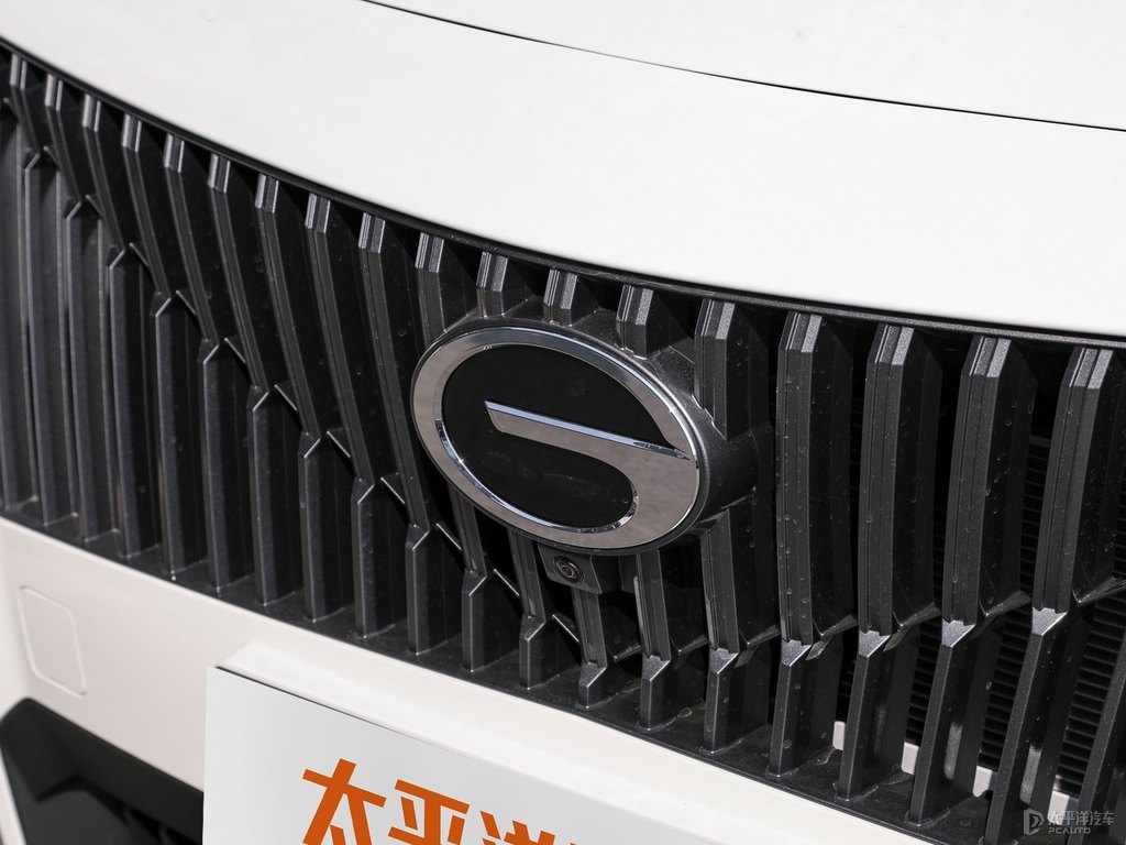 象牙白傳祺GS3車頭外觀圖片