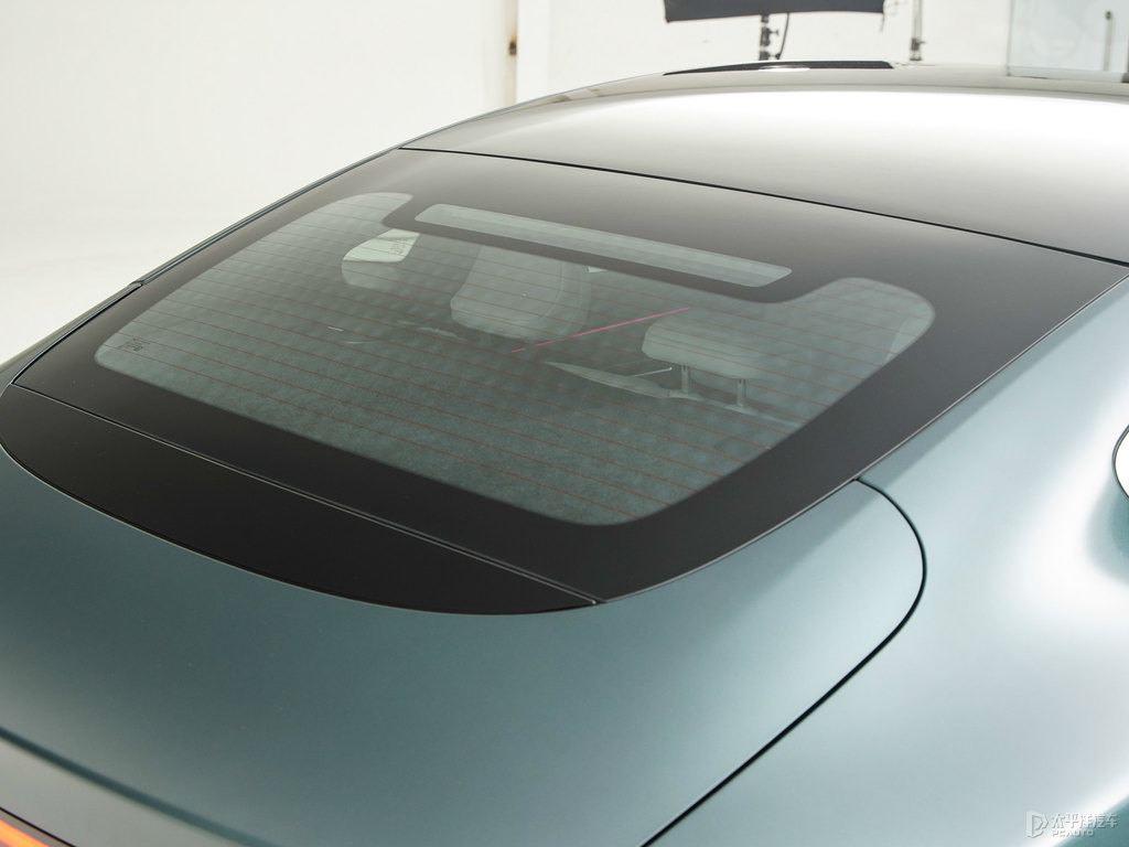 星際綠小鵬P7車身外觀圖片