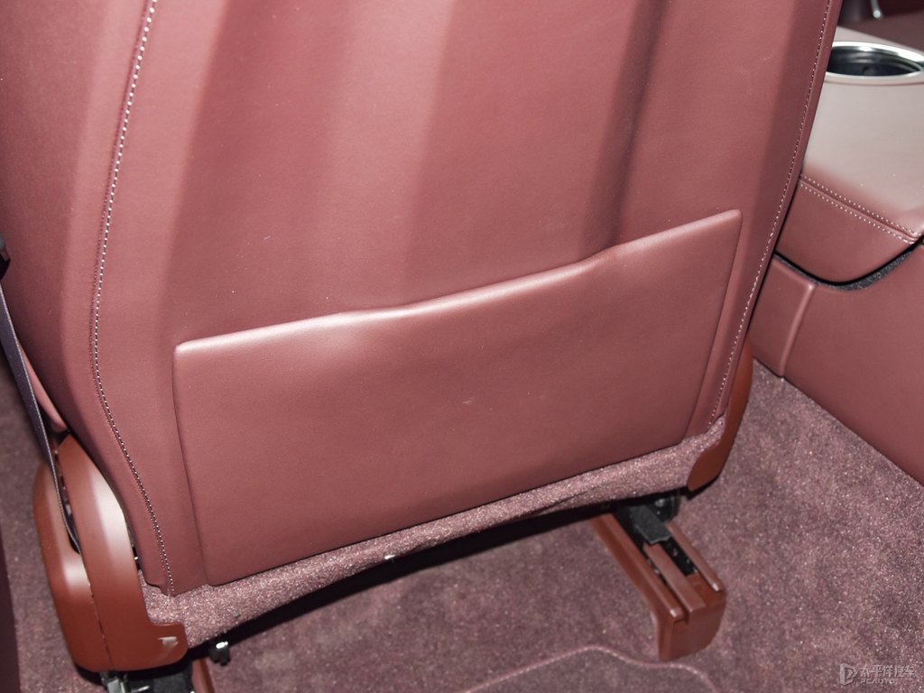 紫水晶Panamera儲物空間空間圖片