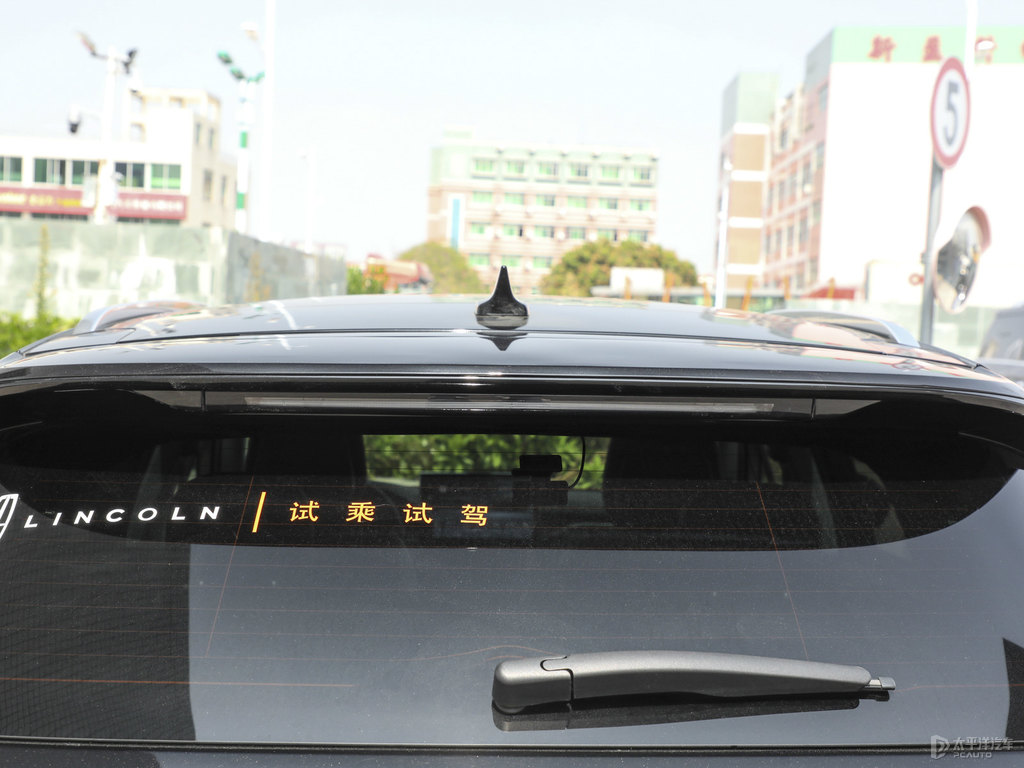 瀚金黑冒險(xiǎn)家車尾外觀圖片