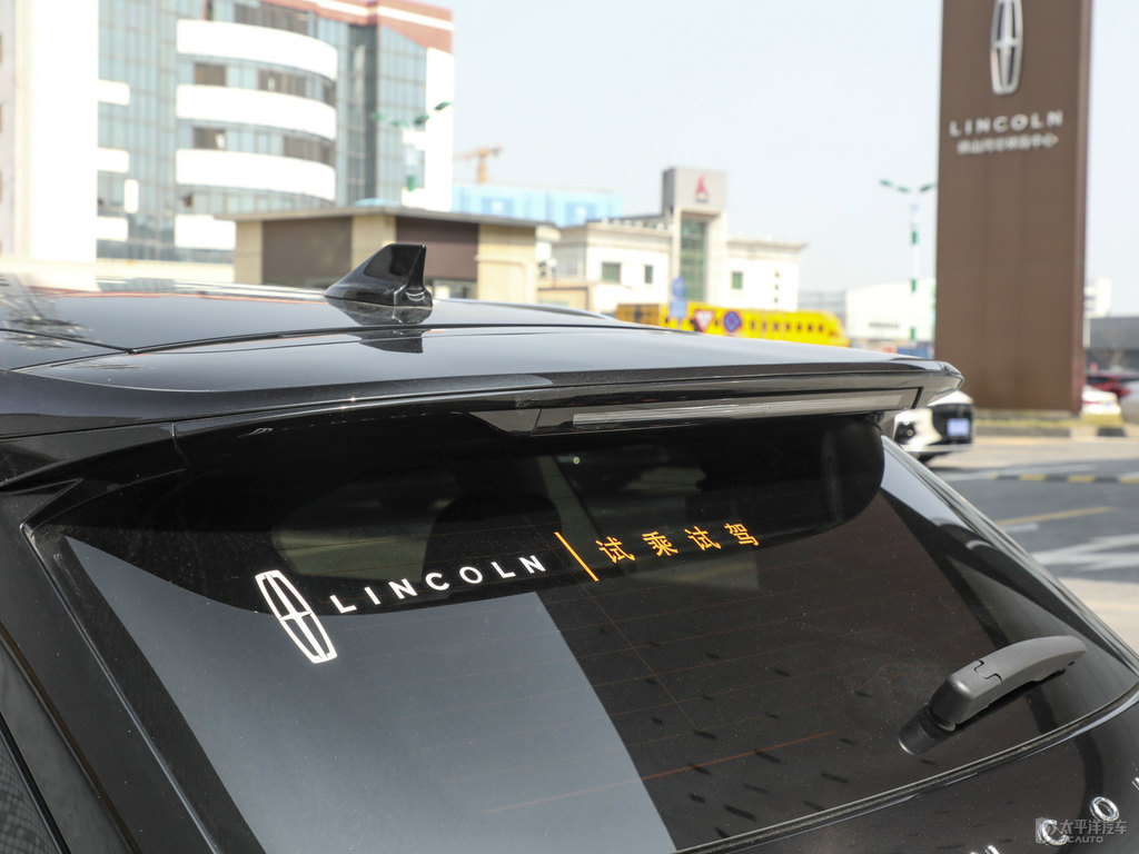 瀚金黑冒險(xiǎn)家車尾外觀圖片