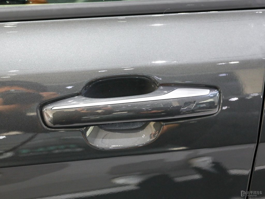 暮云灰領(lǐng)克01車身外觀圖片
