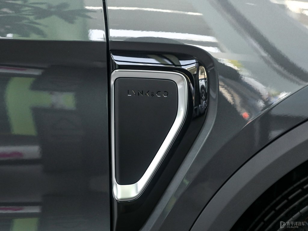 暮云灰領(lǐng)克01車身外觀圖片