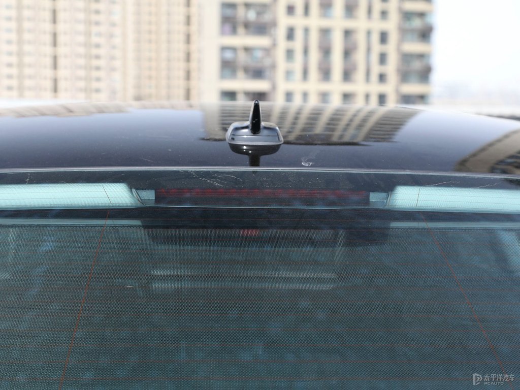 傳奇黑奧迪A8L車尾外觀圖片