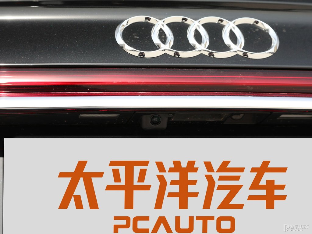 傳奇黑奧迪A8L車尾外觀圖片