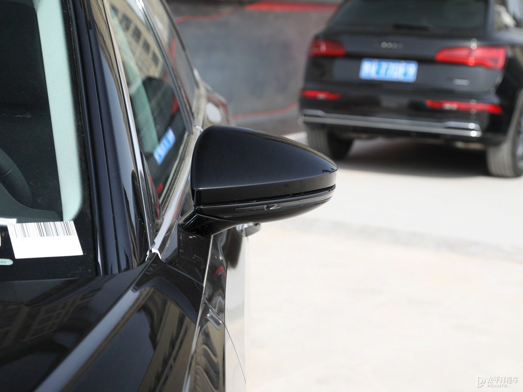 傳奇黑奧迪A8L車(chē)身外觀圖片