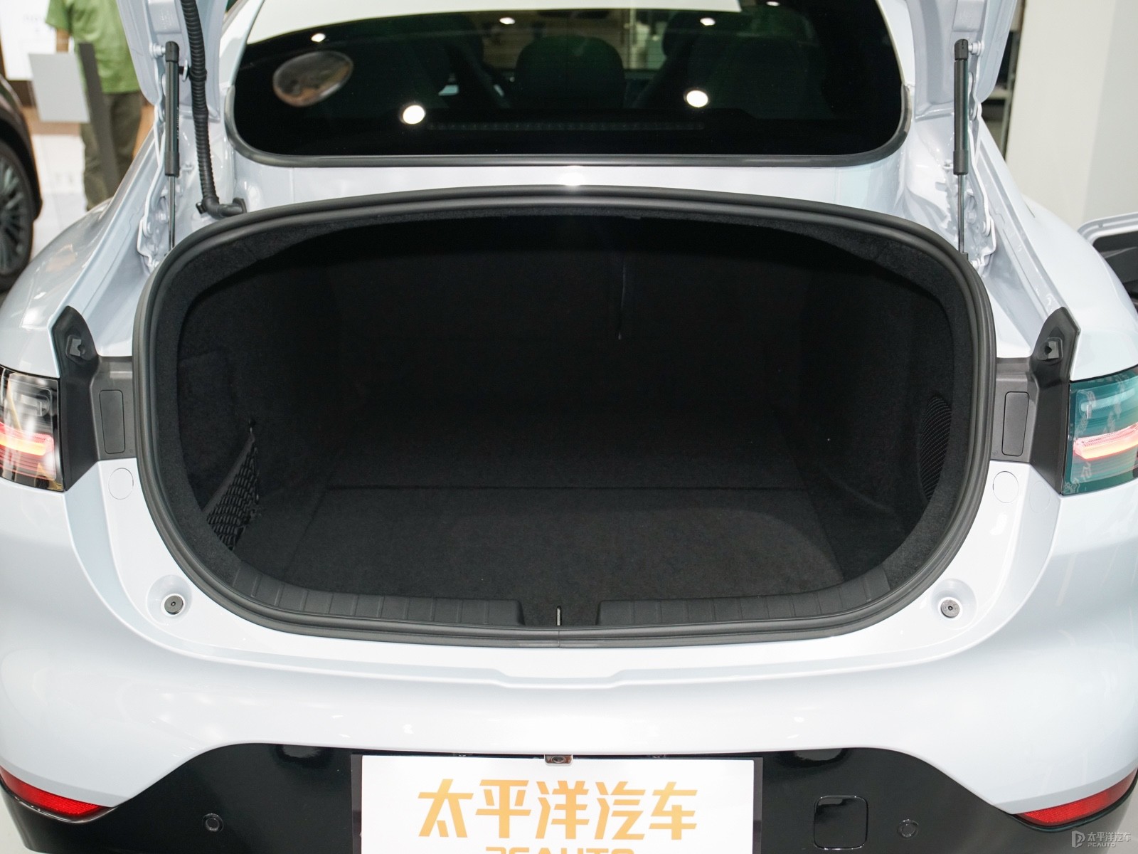 零跑C01空間高清大圖