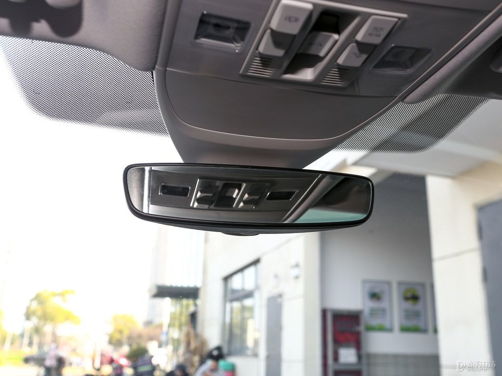 極地白大眾CC車廂內(nèi)飾圖片