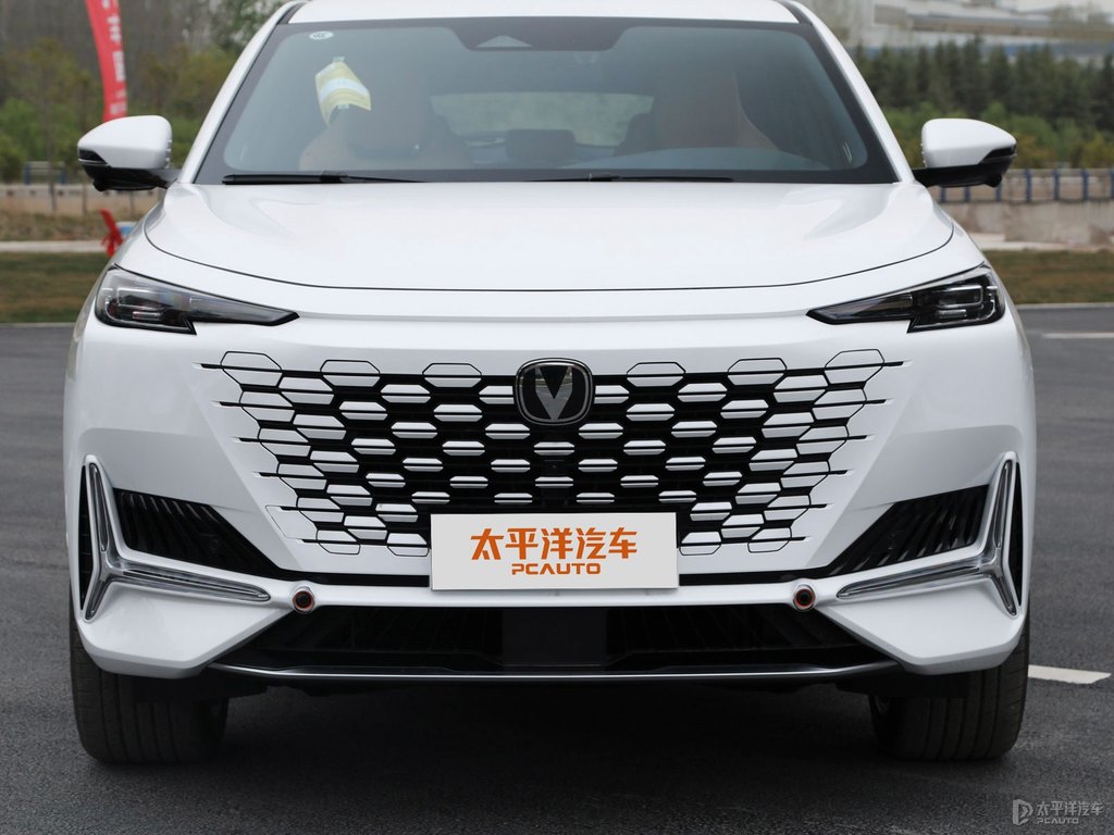 星辰白長安UNI-K車頭外觀圖片