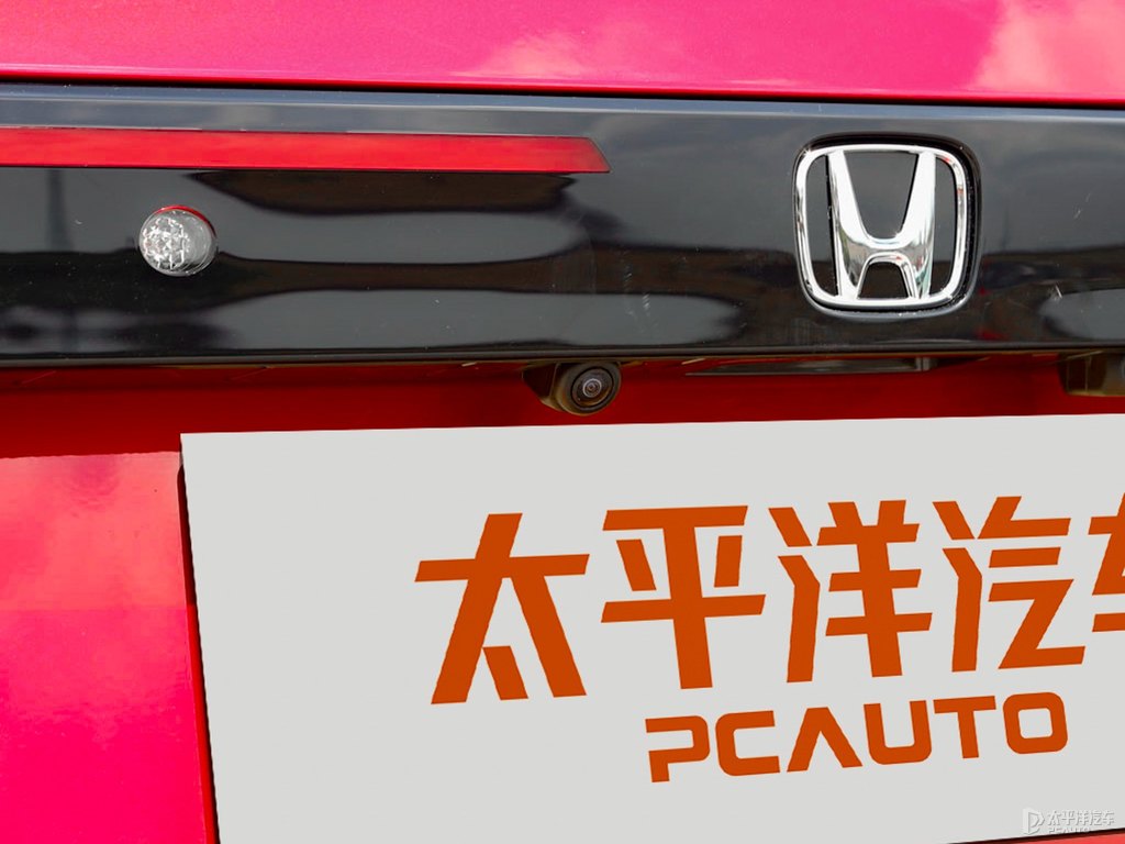 極速緋紅雅閣車尾外觀圖片