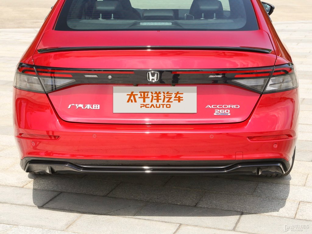 極速緋紅雅閣車(chē)尾外觀(guān)圖片
