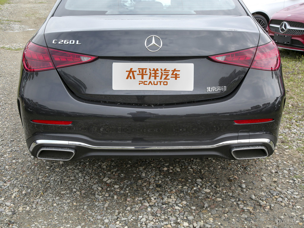 石墨灰奔馳C級(jí)車尾外觀圖片