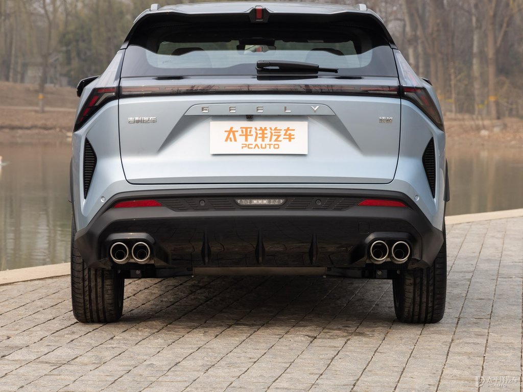 氮藍(lán)博越車尾外觀圖片