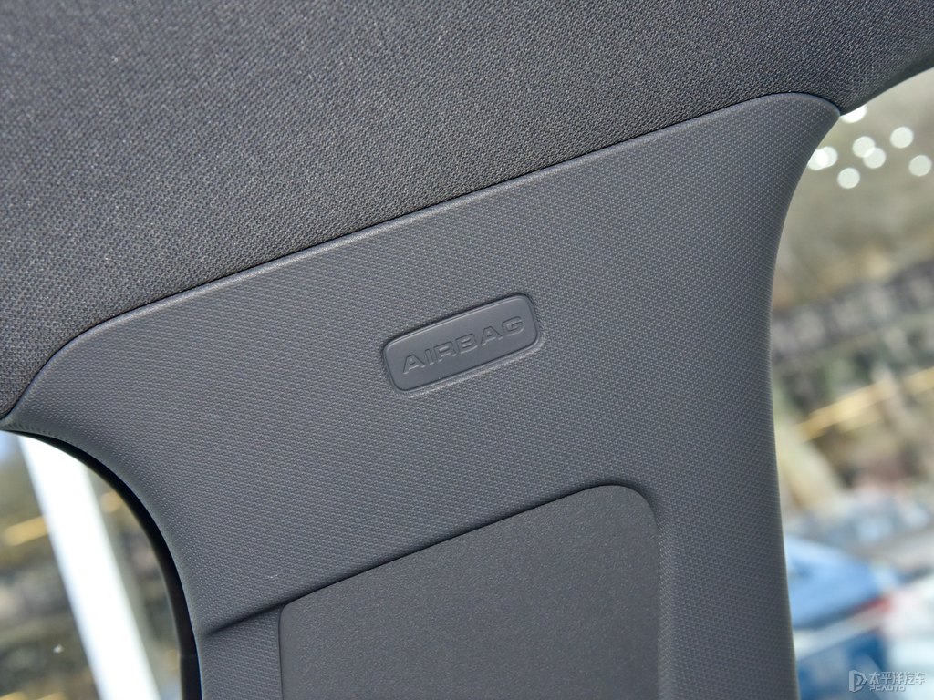 環(huán)礁藍(lán)奧迪A3車(chē)廂內(nèi)飾圖片