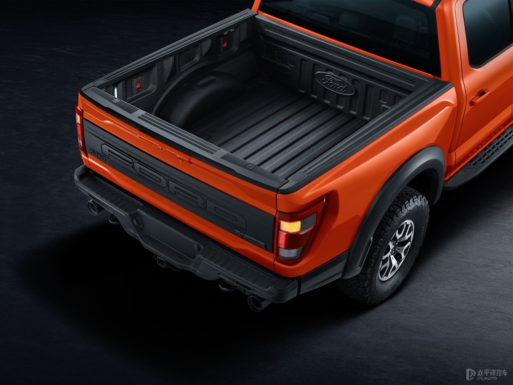 無畏橙福特F-150后備廂空間圖片