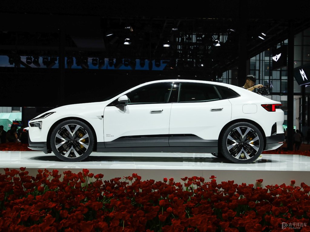 Polestar 4DƬ