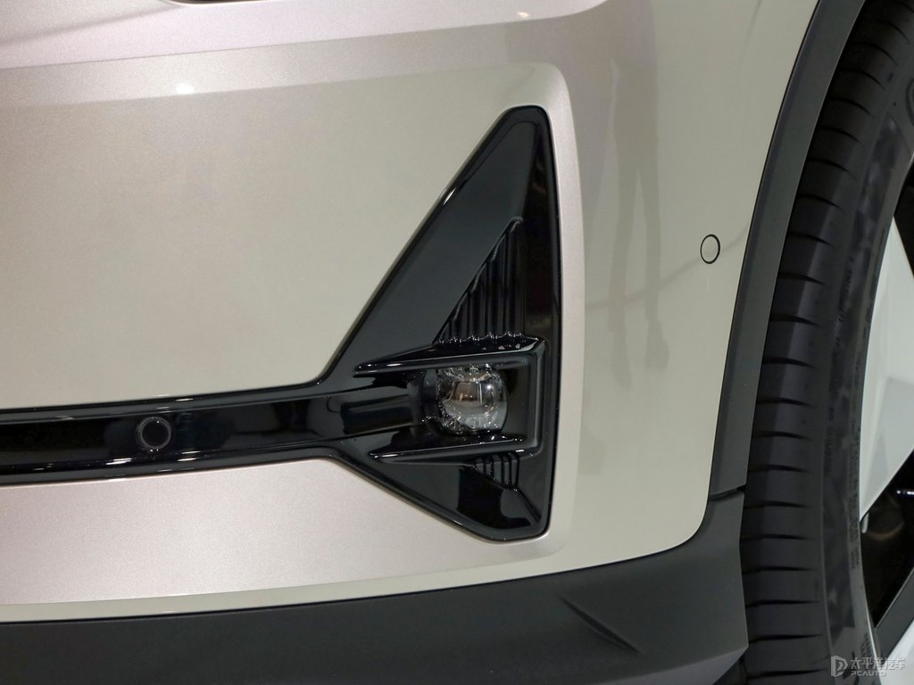 Polestar 2DƬ