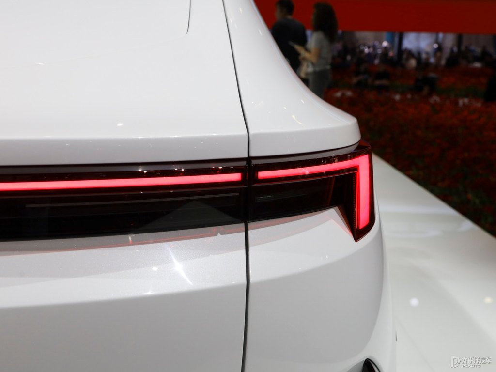 Polestar 4DƬ