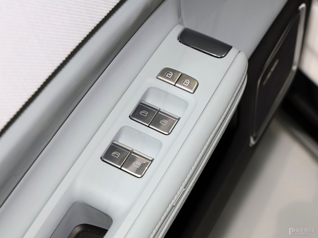 Polestar 4DƬ