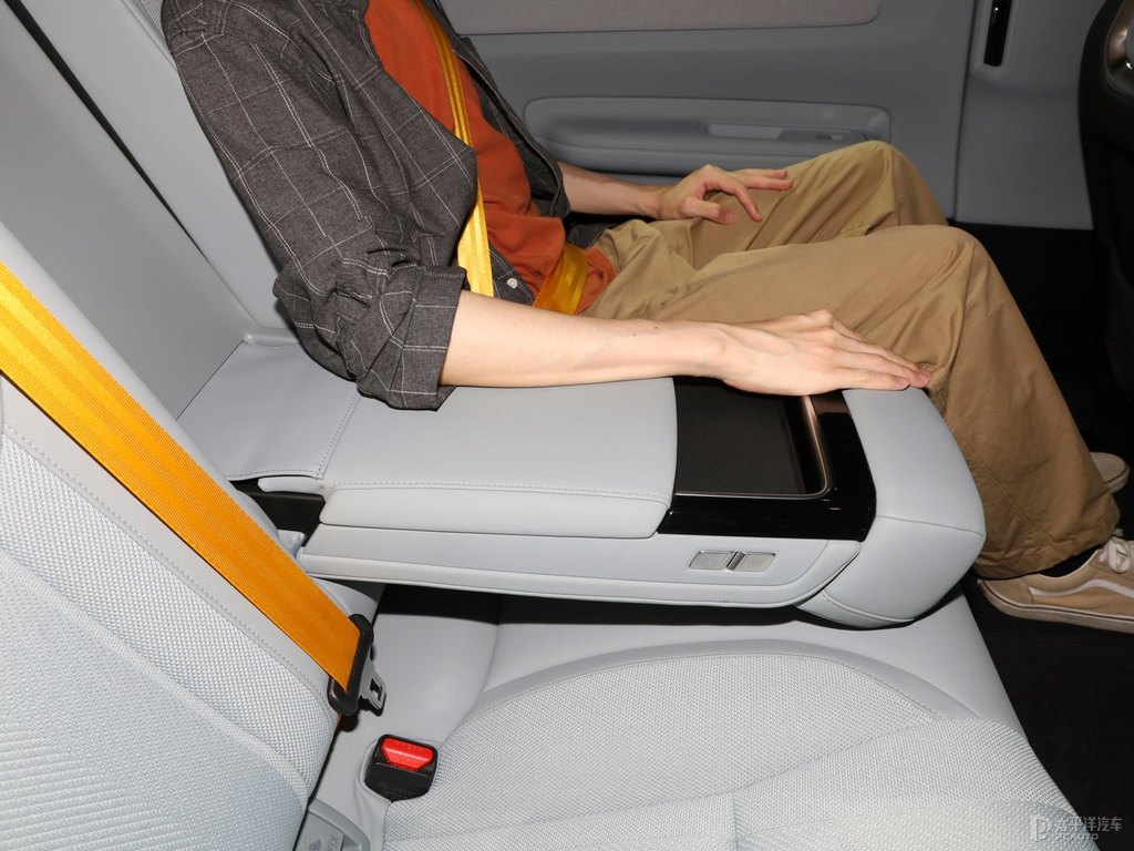 Polestar 4DƬ
