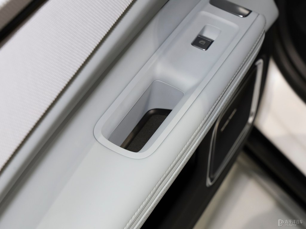 Polestar 4DƬ