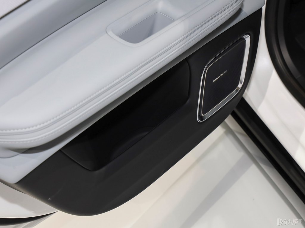 Polestar 4DƬ