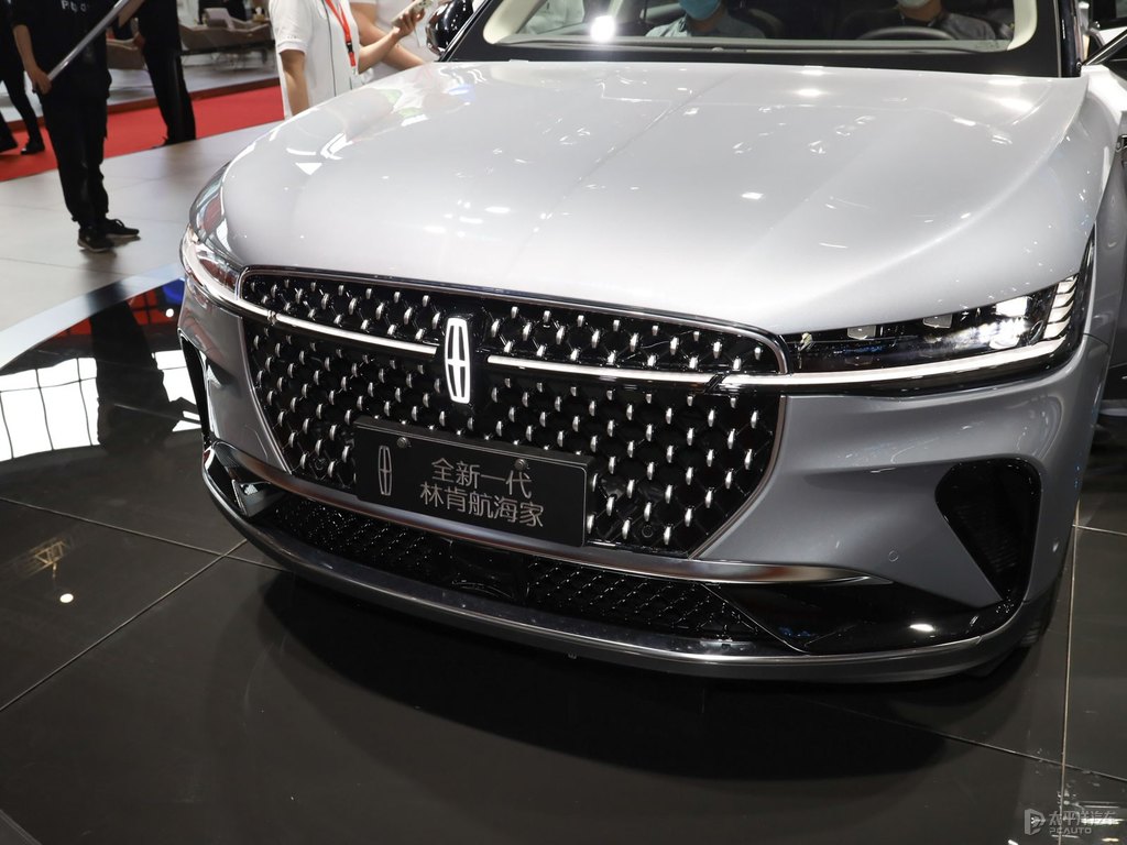 極致灰航海家車頭外觀圖片