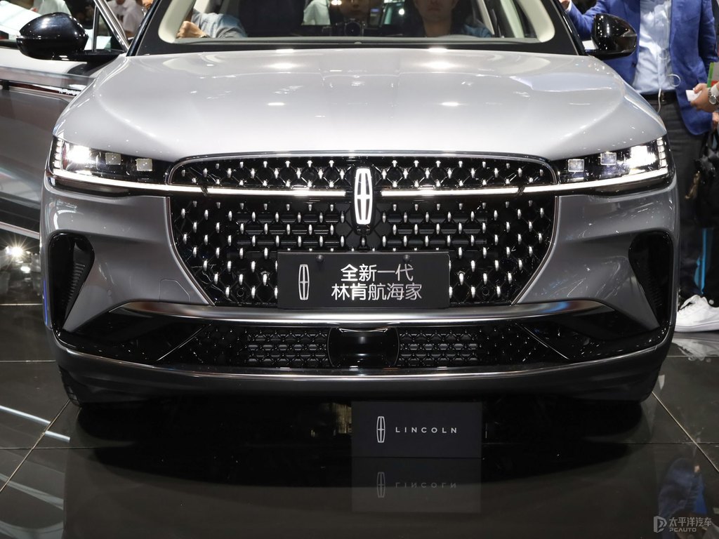 極致灰航海家車頭外觀圖片