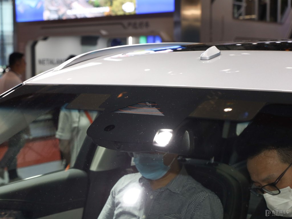 極致灰航海家車身外觀圖片