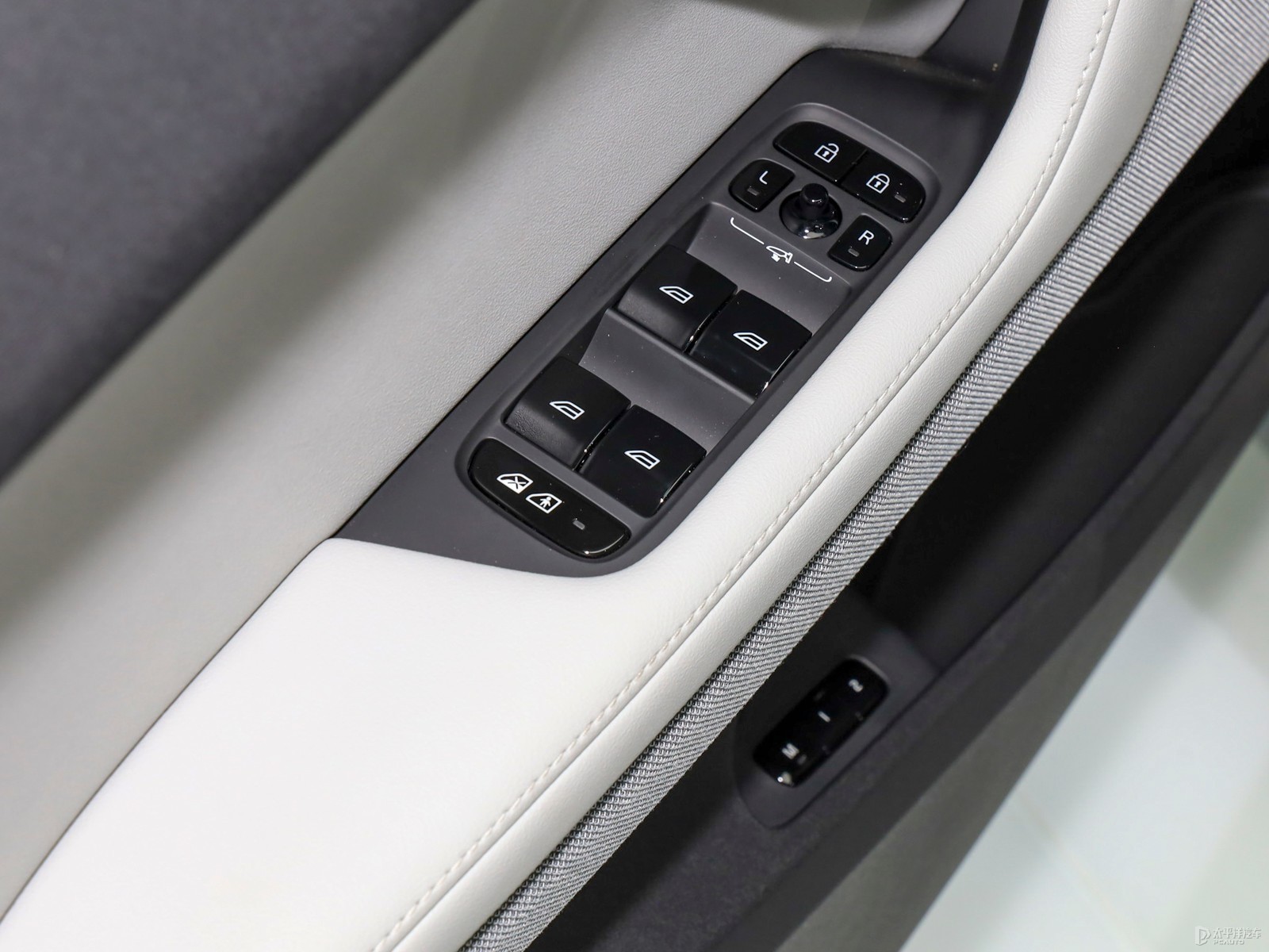 Polestar 2內(nèi)飾高清大圖