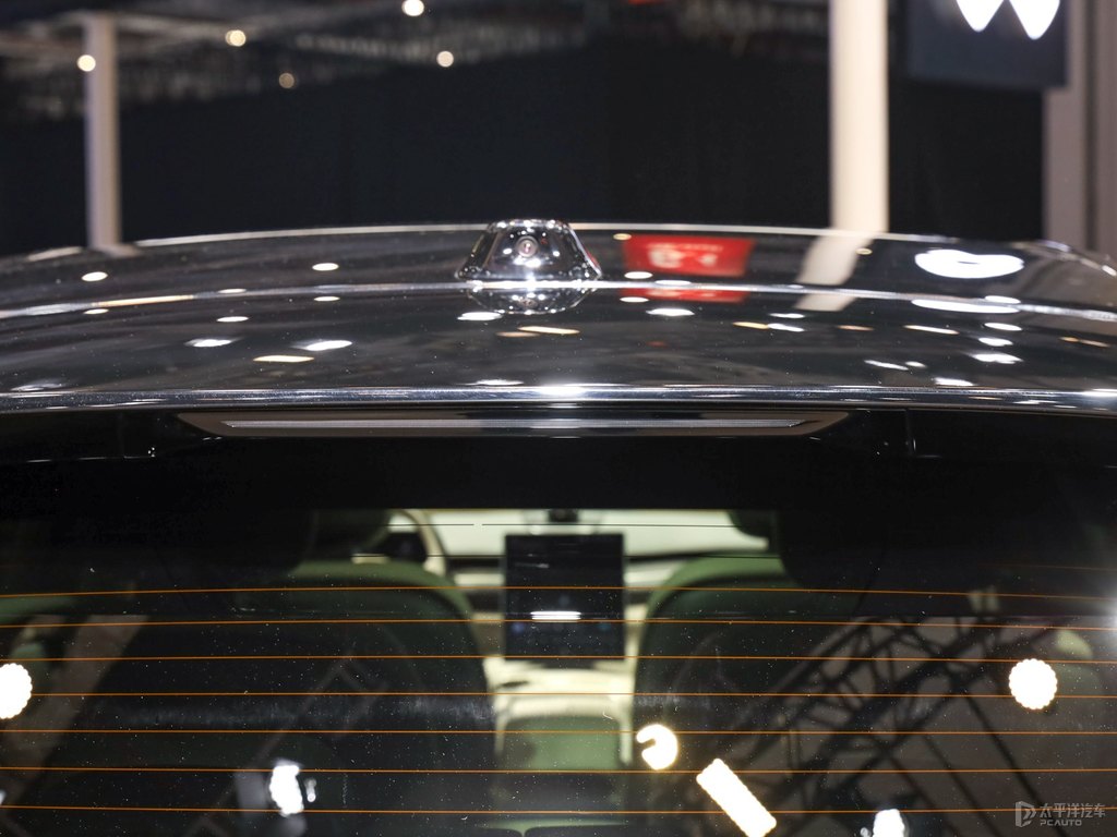 星灰蔚來(lái)ES8車身外觀圖片