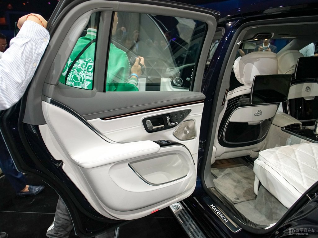 ~ͺEQS SUV܇(ni)DƬ