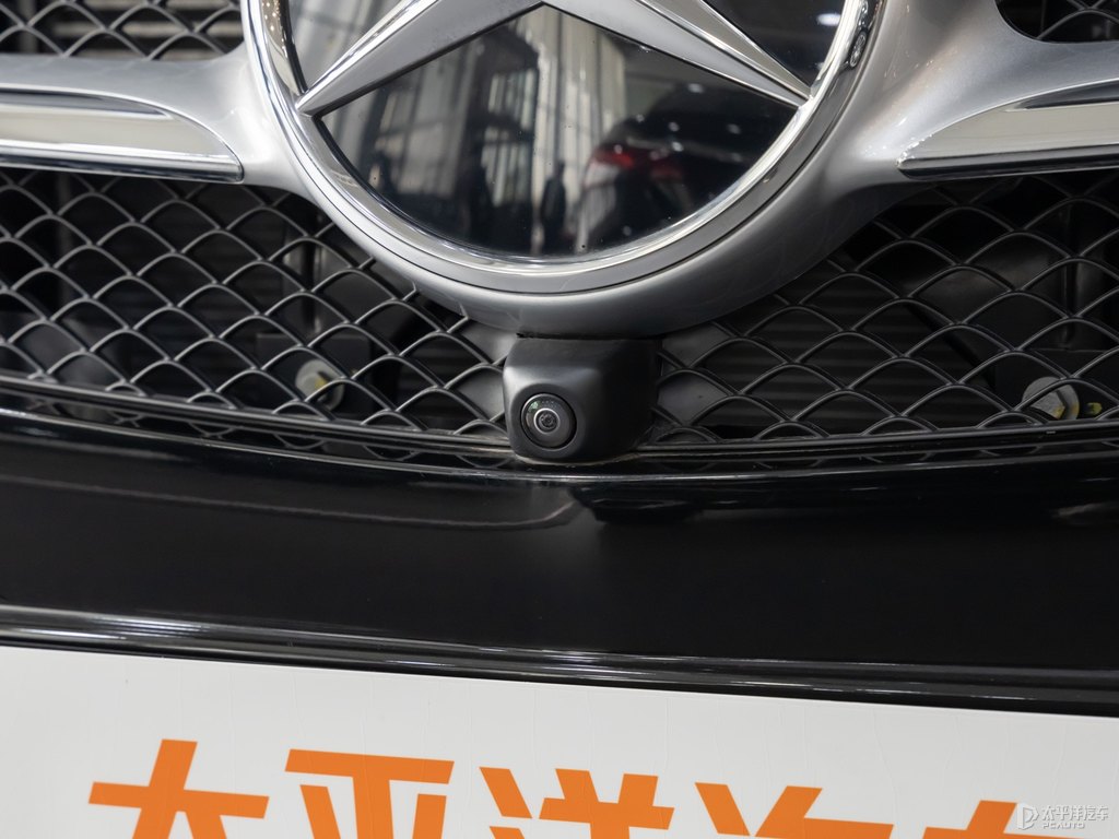 曜石黑奔馳V級車頭外觀圖片