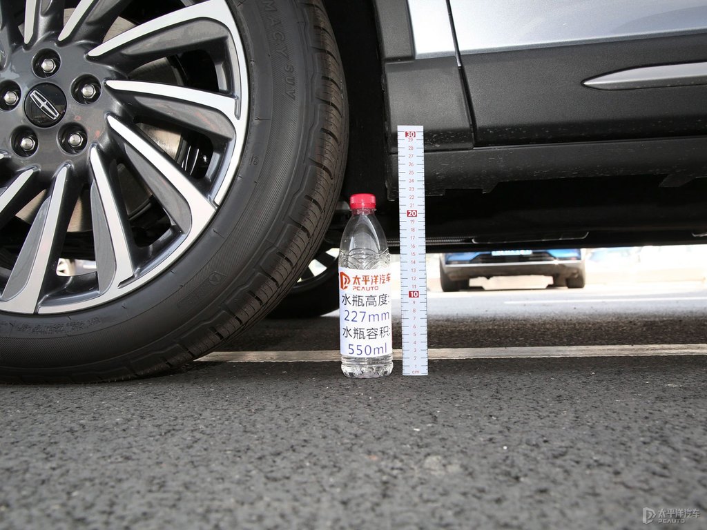 冰川藍冒險家車身外觀圖片