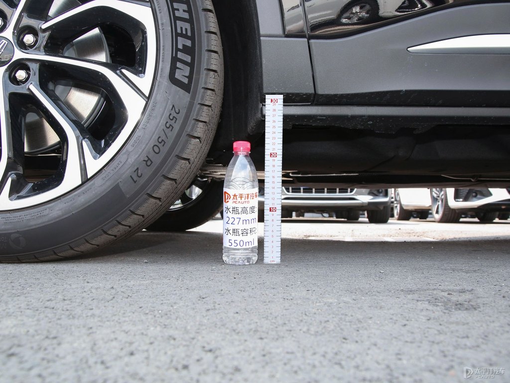 瀚金黑航海家車身外觀圖片