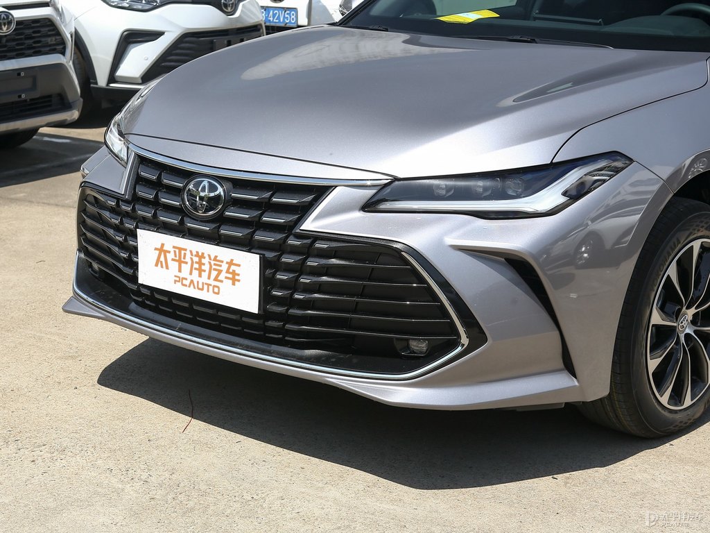 流光銀亞洲龍車(chē)頭外觀圖片