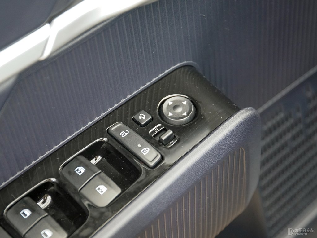 極地冰蘭北京現(xiàn)代ix35車廂內(nèi)飾圖片