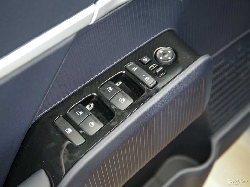 極地冰蘭北京現(xiàn)代ix35車廂內(nèi)飾圖片