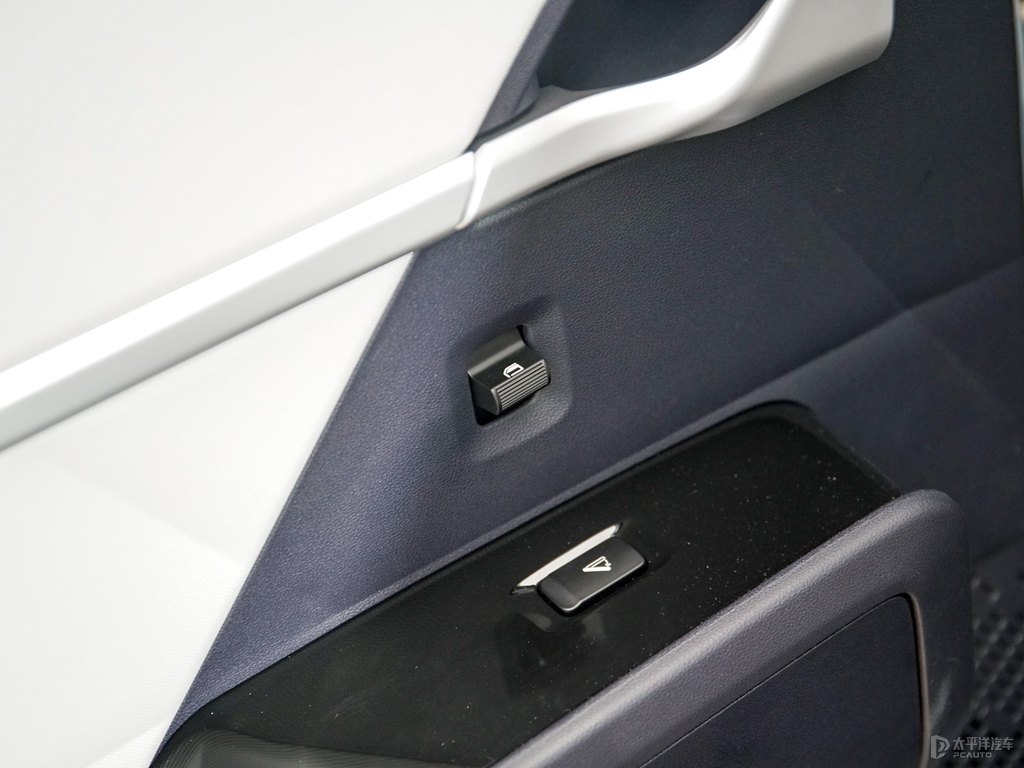 極地冰蘭北京現(xiàn)代ix35車廂內飾圖片