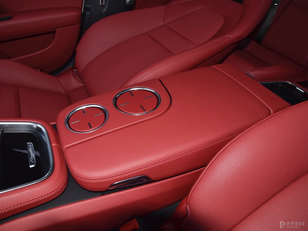 Panamera΃DƬ