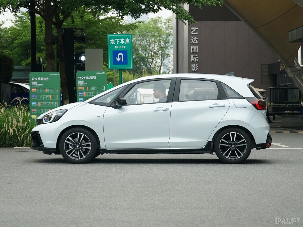 格陵蘭白飛度整車外觀外觀圖片