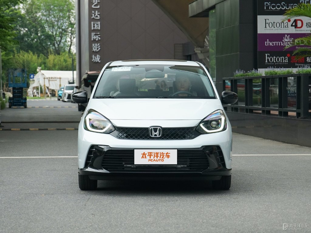 格陵蘭白飛度整車外觀外觀圖片