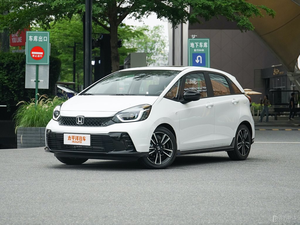 星月白飛度整車(chē)外觀外觀圖片