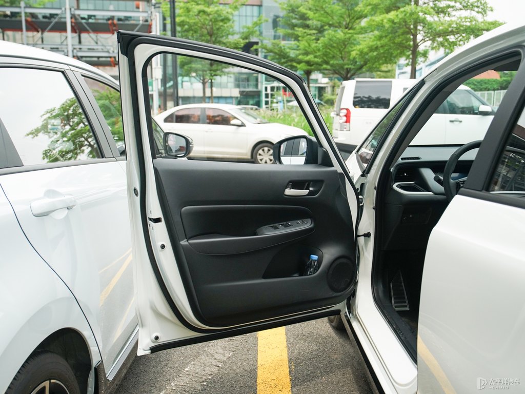 星月白飛度車廂內飾圖片