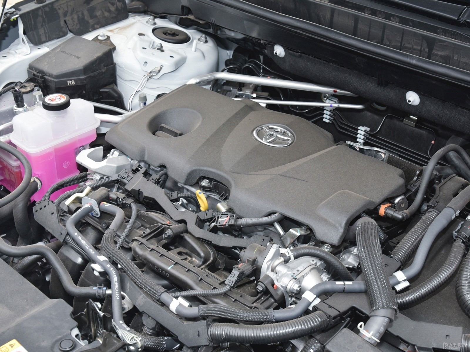 RAV4榮放細(xì)節(jié)高清大圖