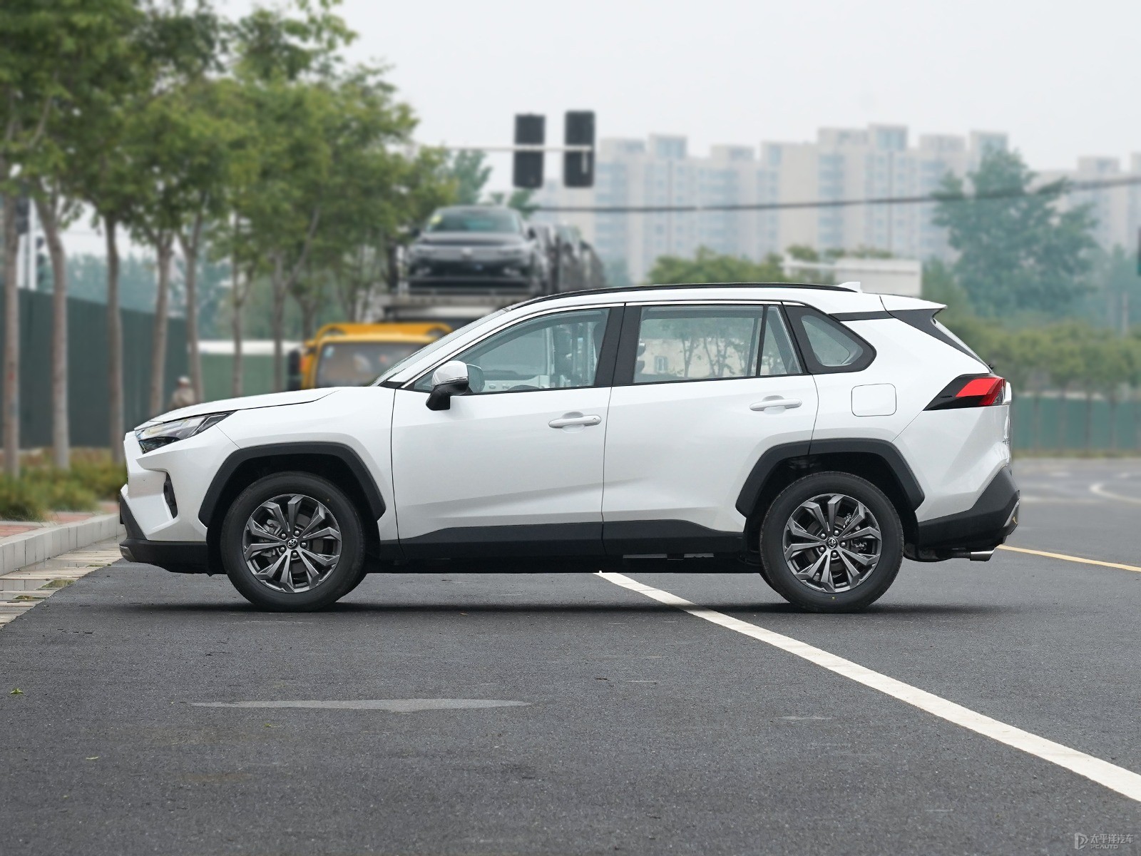 RAV4榮放外觀高清大圖